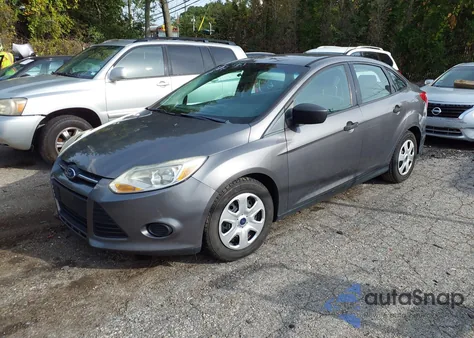 2012 Ford Focus S из США, поврежденный, VIN 1FAHP3E2XCL322793